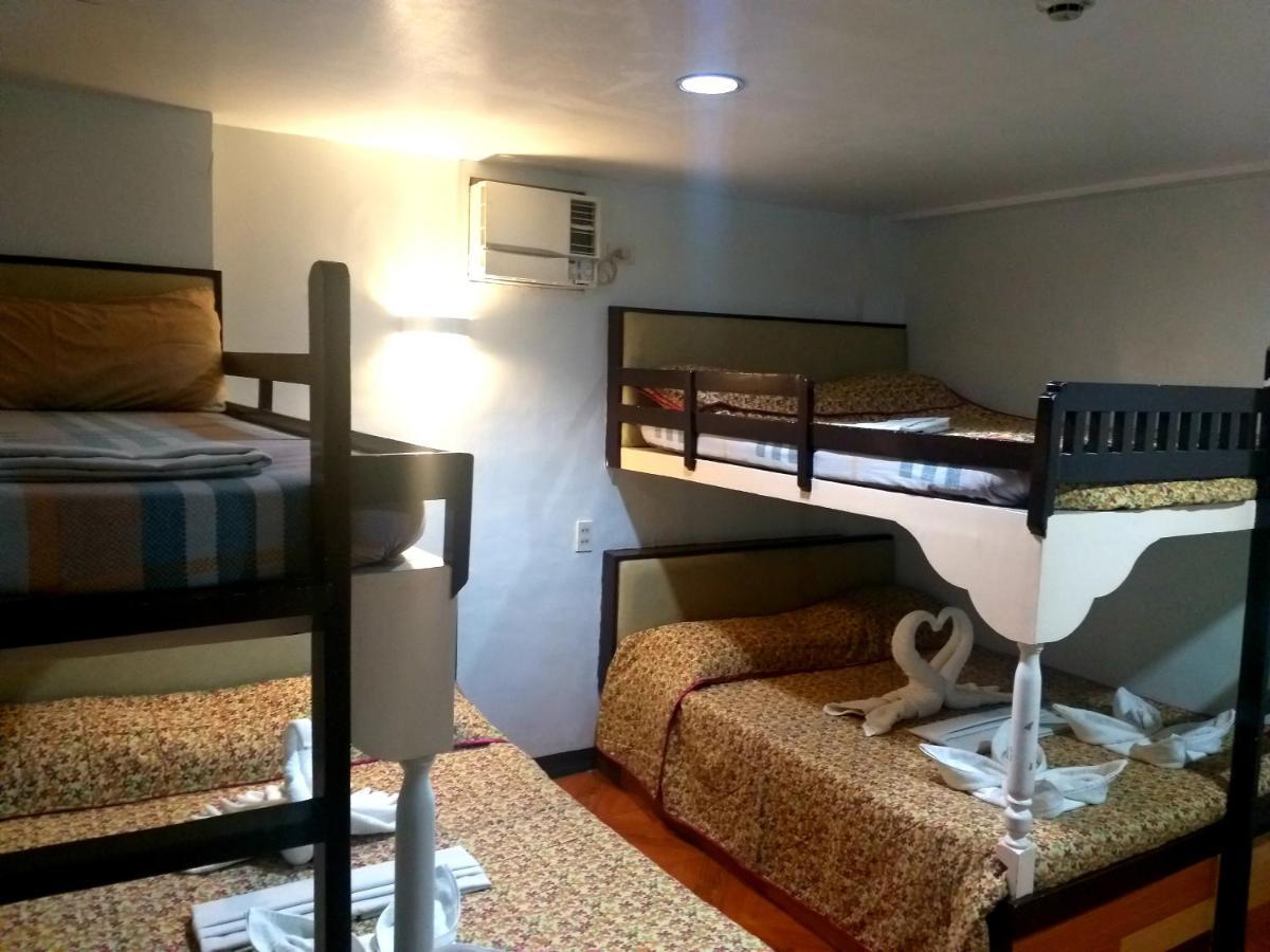Sola Eleganza Apartelle Quezon City Exterior photo